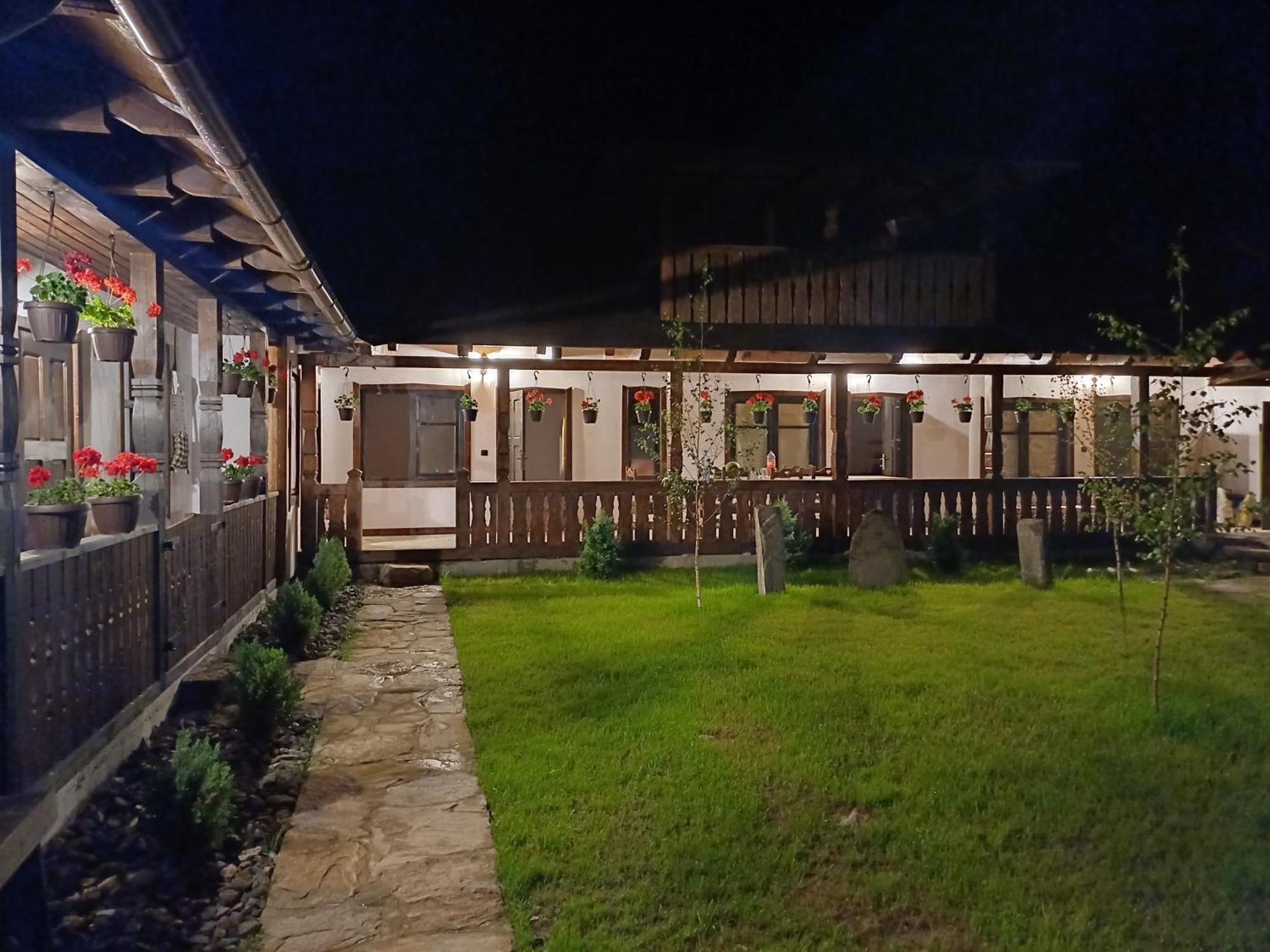 Casuta Din Valea Regilor Βίλα Gradistea de Munte Εξωτερικό φωτογραφία